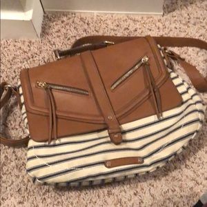 Selling because I no longer use the purse.